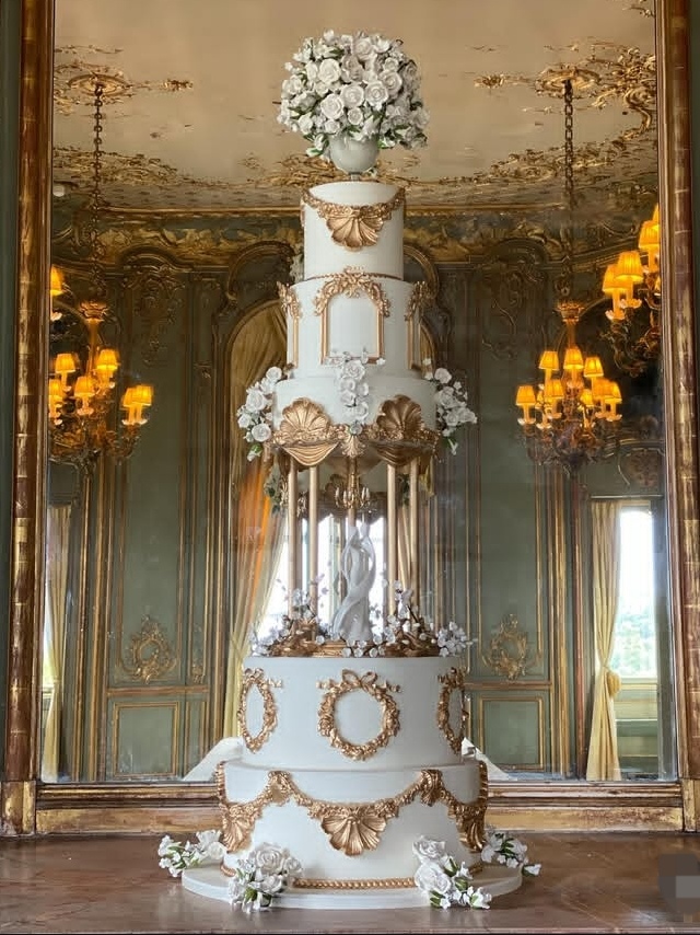 کیک عروسی لاکچری